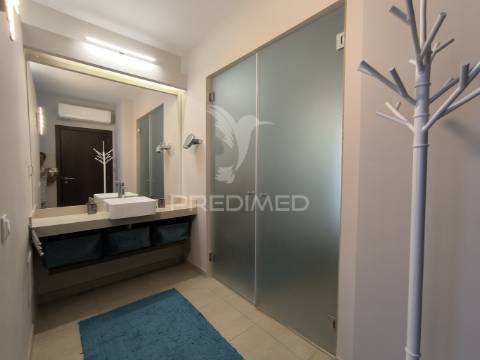 T2 condominio fechado com jardim, sauna e piscinas