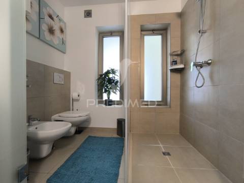 T2 condominio fechado com jardim, sauna e piscinas