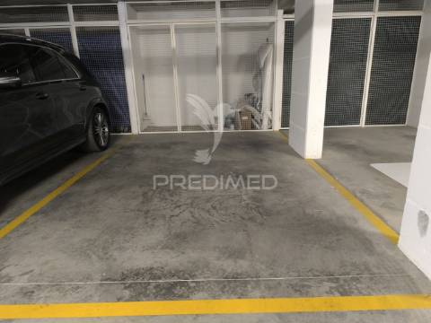 T2 condominio fechado com jardim, sauna e piscinas