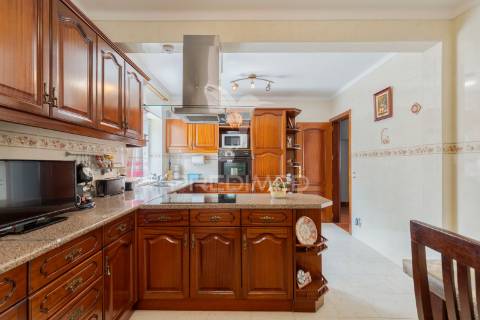 Encantadora moradia t5 em alcácer do sal com terreno de 1540m2 em plena natureza alentejana