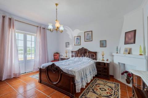 Encantadora moradia t5 em alcácer do sal com terreno de 1540m2 em plena natureza alentejana