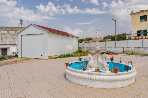 Encantadora moradia t5 em alcácer do sal com terreno de 1540m2 em plena natureza alentejana