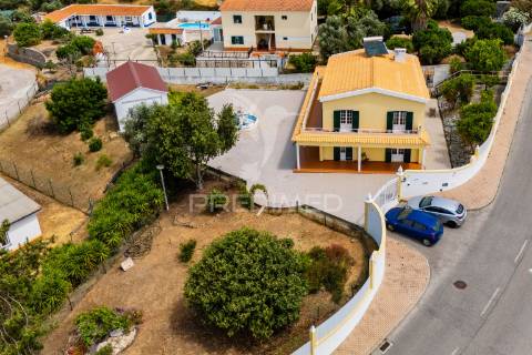 Encantadora moradia t5 em alcácer do sal com terreno de 1540m2 em plena natureza alentejana