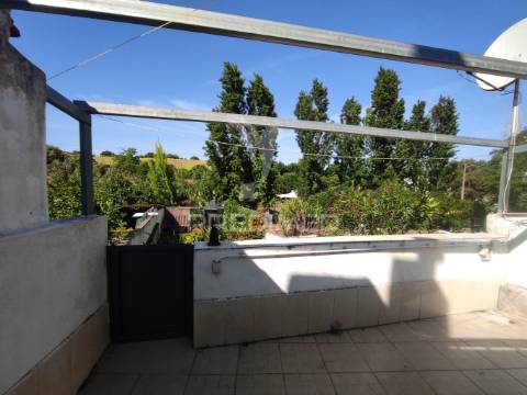 Moradia t2 com quintal em beringel