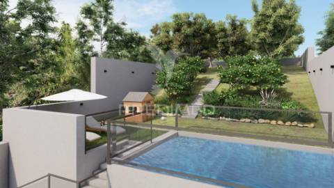 Terreno – moradia de 3 frentes – valadares