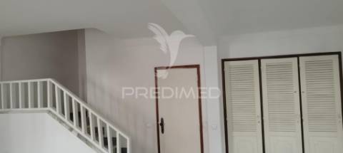 Moradia em póvoa e mradas