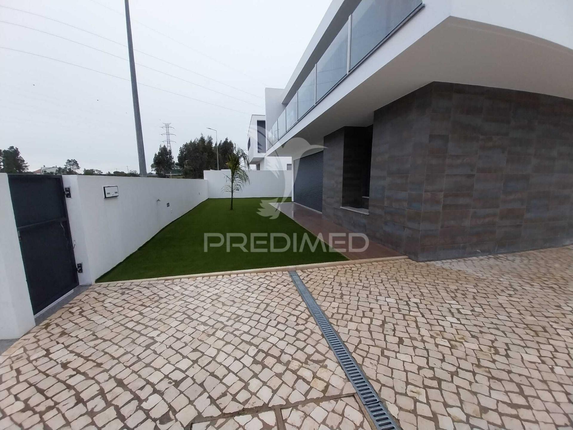 Moradia t5 isolada - entroncamento - quinta do bonito