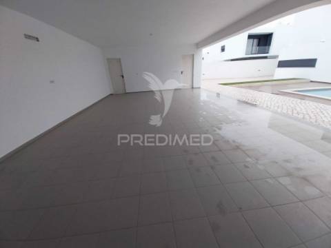 Moradia t5 isolada - entroncamento - quinta do bonito