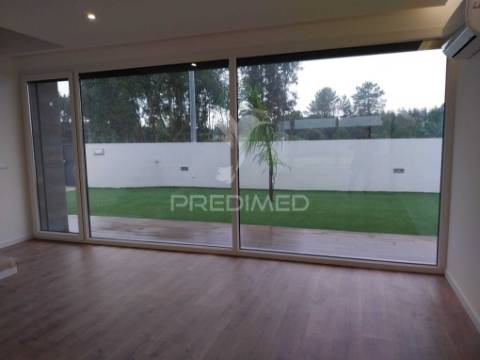 Moradia t5 isolada - entroncamento - quinta do bonito