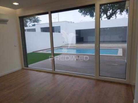 Moradia t5 isolada - entroncamento - quinta do bonito