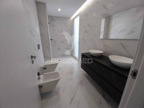 Moradia t5 isolada - entroncamento - quinta do bonito