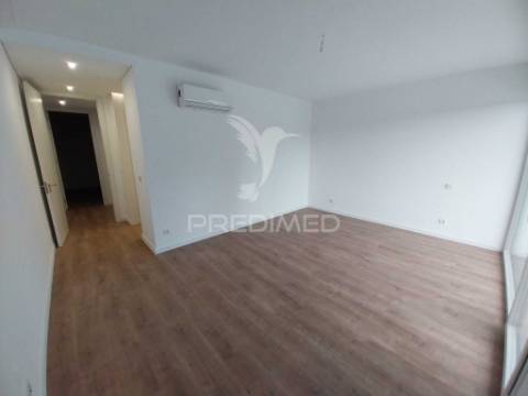 Moradia t5 isolada - entroncamento - quinta do bonito