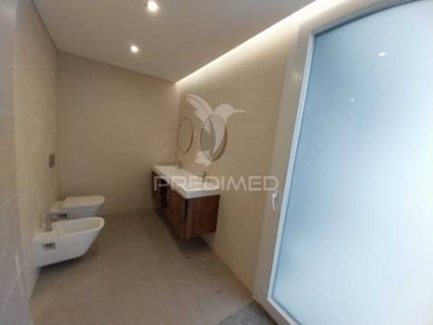 Moradia t5 isolada - entroncamento - quinta do bonito