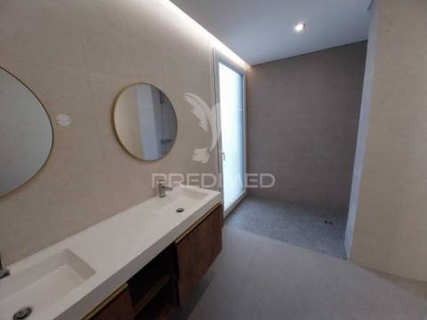 Moradia t5 isolada - entroncamento - quinta do bonito