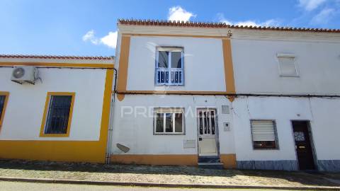 Moradia t4 de 2 pisos com garagem