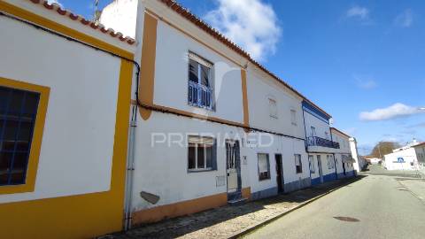 Moradia t4 de 2 pisos com garagem