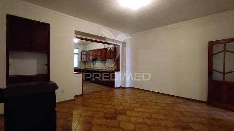 Moradia t4 de 2 pisos com garagem