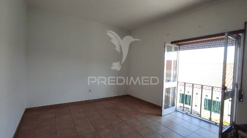 Moradia t4 de 2 pisos com garagem