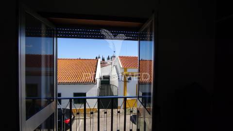 Moradia t4 de 2 pisos com garagem