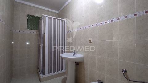 Moradia t4 de 2 pisos com garagem