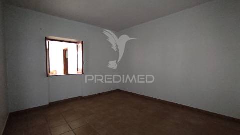 Moradia t4 de 2 pisos com garagem