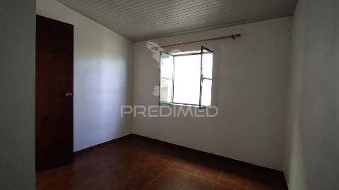 Moradia t4 de 2 pisos com garagem