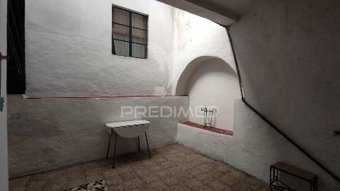 Moradia t4 de 2 pisos com garagem