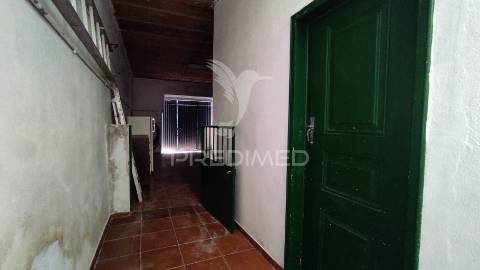 Moradia t4 de 2 pisos com garagem