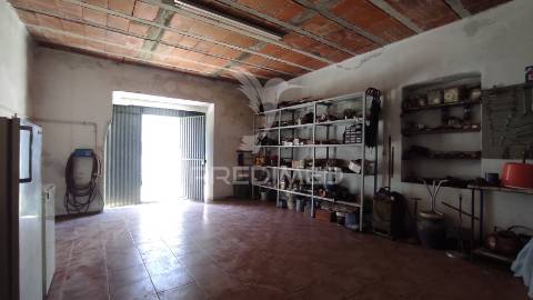 Moradia t4 de 2 pisos com garagem