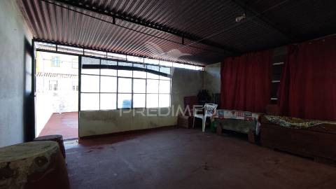 Moradia t4 de 2 pisos com garagem