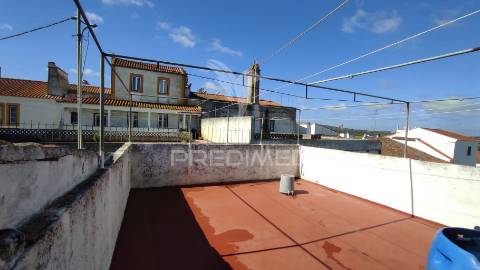 Moradia t4 de 2 pisos com garagem