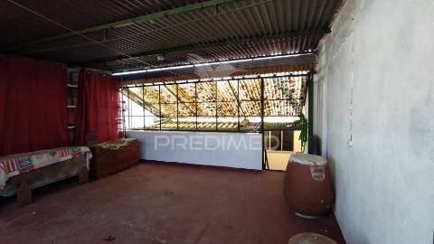 Moradia t4 de 2 pisos com garagem