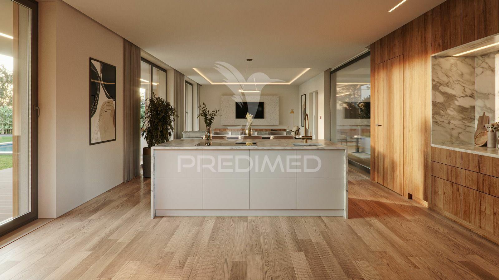 Conseguinte - terreno com moradia térrea em construção perto de vilamoura