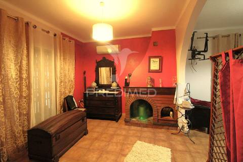 Moradia + estabelecimento comercial - mendiga, porto de mós