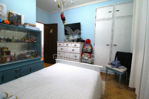 Moradia + estabelecimento comercial - mendiga, porto de mós