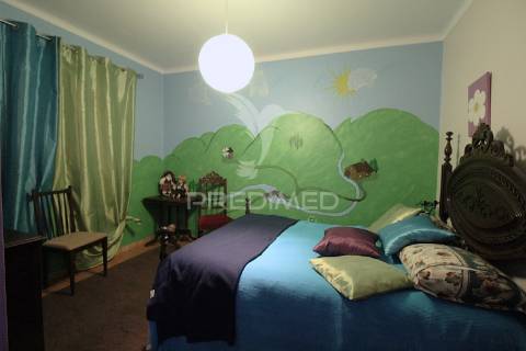 Moradia + estabelecimento comercial - mendiga, porto de mós