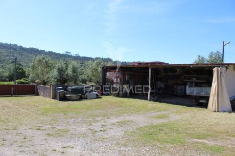 Moradia + estabelecimento comercial - mendiga, porto de mós