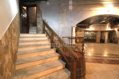 Moradia + estabelecimento comercial - mendiga, porto de mós