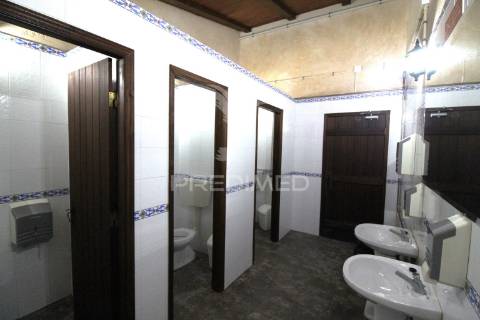 Moradia + estabelecimento comercial - mendiga, porto de mós