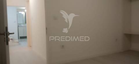 Loja transformada em t2 - almada