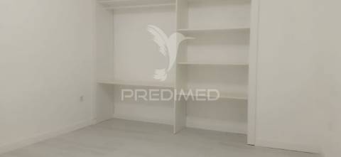 Loja transformada em t2 - almada