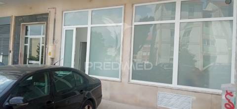 Loja transformada em t2 - almada