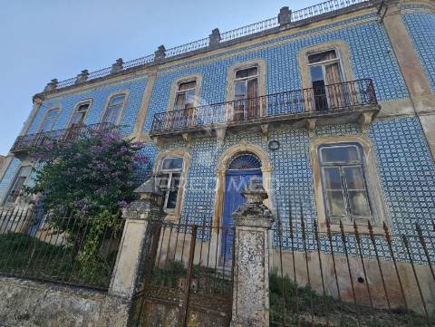 Solar histórico no centro da localidade de cabaços, distrito de leiria