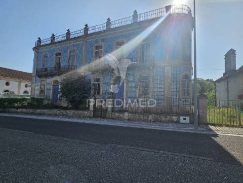Solar histórico no centro da localidade de cabaços, distrito de leiria