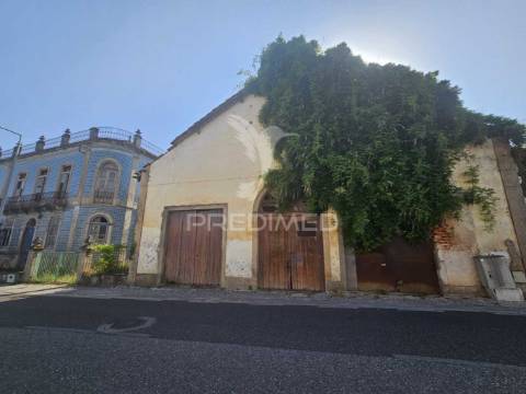 Solar histórico no centro da localidade de cabaços, distrito de leiria