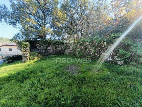 Moradia  t2 para recuperar (s. mamede)