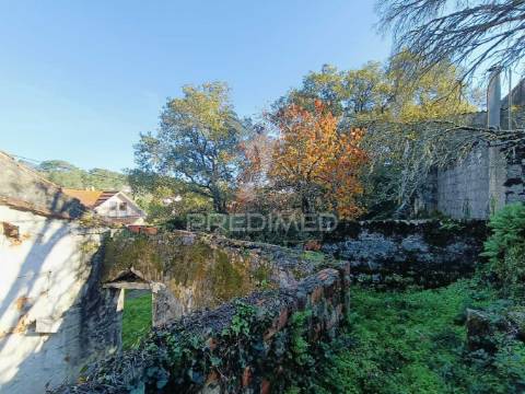 Moradia  t2 para recuperar (s. mamede)