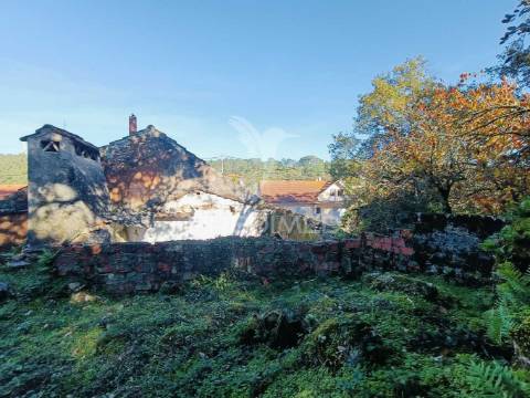 Moradia  t2 para recuperar (s. mamede)