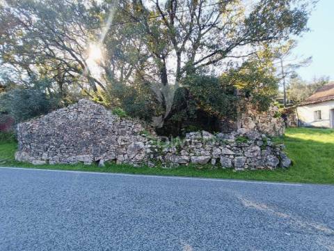 Moradia  t2 para recuperar (s. mamede)