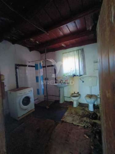 Moradia  t2 para recuperar (s. mamede)